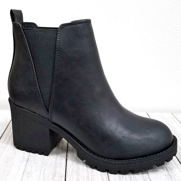New Womens Black Chelsea Combat Ankle Boots Booties - Picture 1 of 3